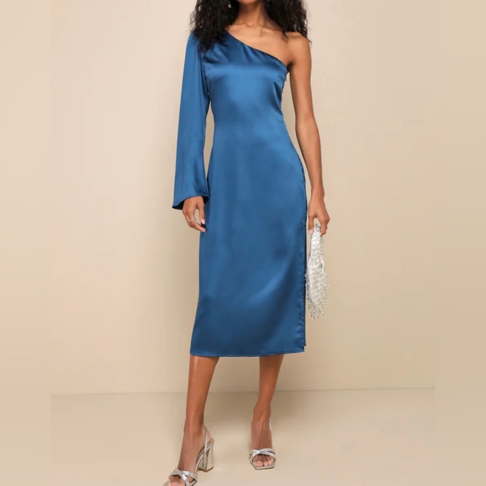 NWT - Lulu’s satin one shoulder midi dress🪻